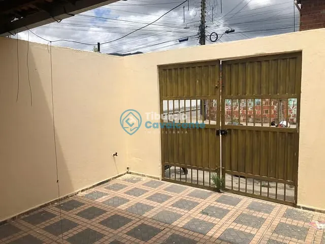 Casa 2 quartos e 1 banheiro, à venda, no bairro Parque São João em Maranguape