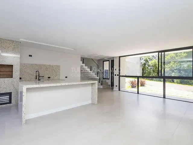Casa com 166m² 3 quartos e 3 banheiros, à venda, no bairro Pilarzinho em Curitiba