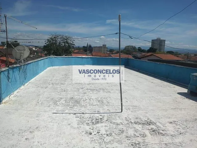 Casa com 458m² 4 quartos e 2 banheiros, à venda, no bairro Jardim das Indústrias em São José dos Campos