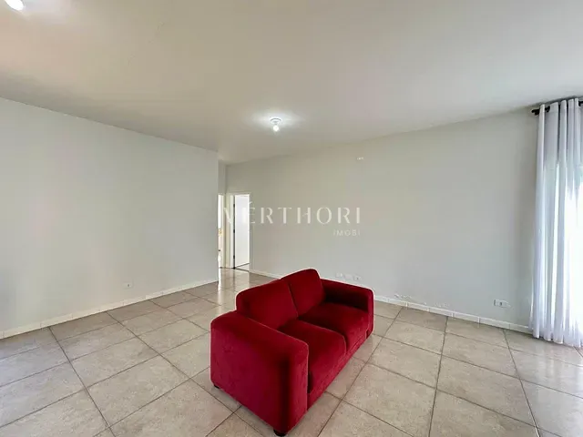 Casa com 1250m² 2 quartos e 3 banheiros, à venda, no bairro Esperança em Londrina