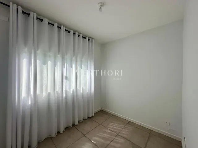Casa com 1250m² 2 quartos e 3 banheiros, à venda, no bairro Esperança em Londrina