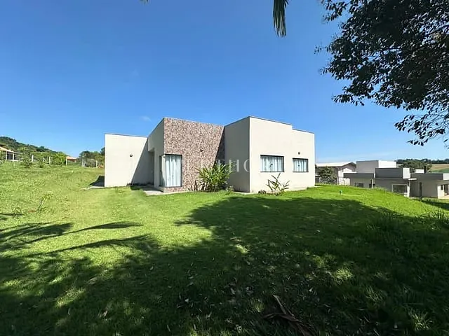 Casa com 1250m² 2 quartos e 3 banheiros, à venda, no bairro Esperança em Londrina
