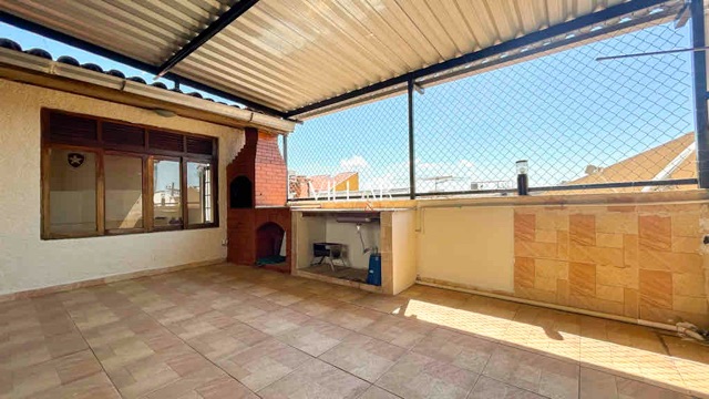 Casa com 227m² 4 quartos e 3 banheiros, à venda, no bairro Ramos em Rio de Janeiro