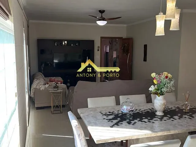 Casa com 432m² 3 quartos e 2 banheiros, à venda, no bairro Vila Augusta em Guarulhos