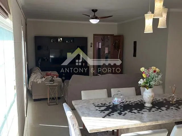 Casa com 432m² 3 quartos e 2 banheiros, à venda, no bairro Vila Augusta em Guarulhos