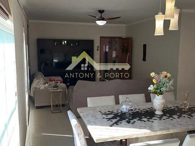 Casa com 432m² 3 quartos e 2 banheiros, à venda, no bairro Vila Augusta em Guarulhos