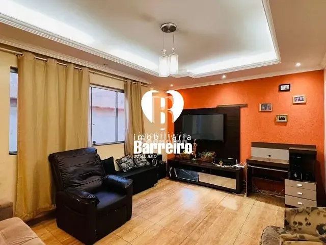 Casa com 300m² 3 quartos e 2 banheiros, à venda, no bairro Araguaia em Belo Horizonte
