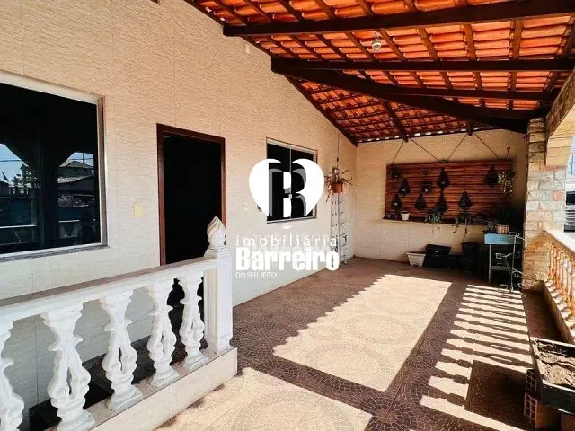 Casa com 300m² 3 quartos e 2 banheiros, à venda, no bairro Araguaia em Belo Horizonte