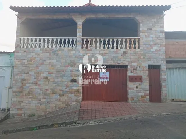 Casa com 300m² 3 quartos e 2 banheiros, à venda, no bairro Araguaia em Belo Horizonte