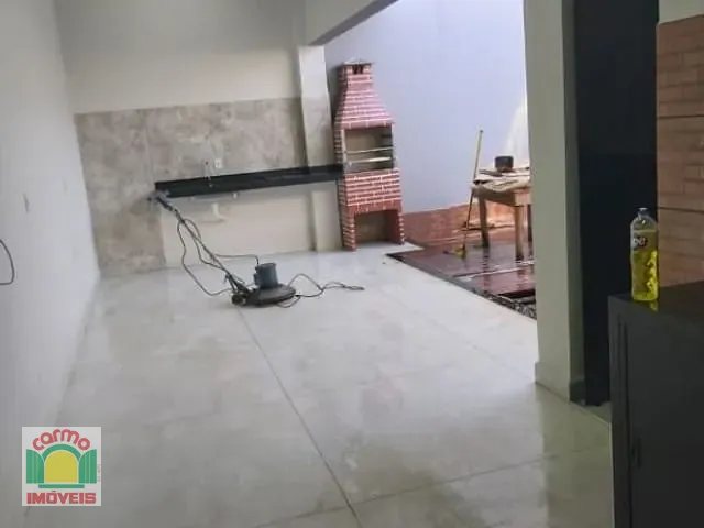 Casa com 200m² 3 quartos e 3 banheiros, à venda, no bairro Residencial Flamboyant em Anápolis