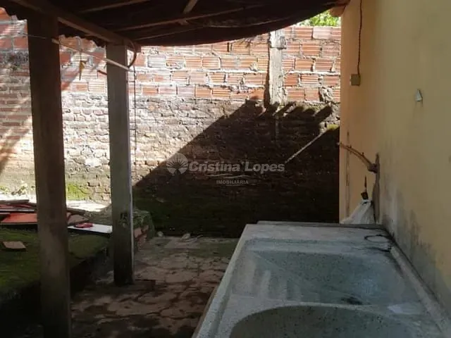 Casa com 300m² 2 quartos e 2 banheiros, à venda, no bairro Primavera em Teresina