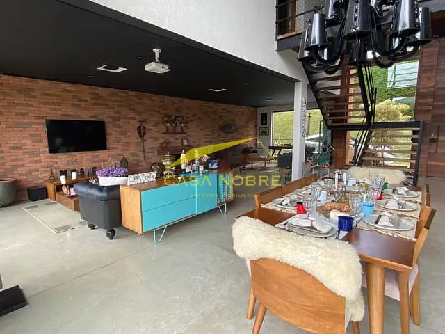 Casa com 1451m² 5 quartos e 1 banheiro, à venda, no bairro Pedra Azul em Aracê