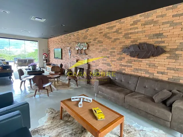 Casa com 1451m² 5 quartos e 1 banheiro, à venda, no bairro Pedra Azul em Aracê