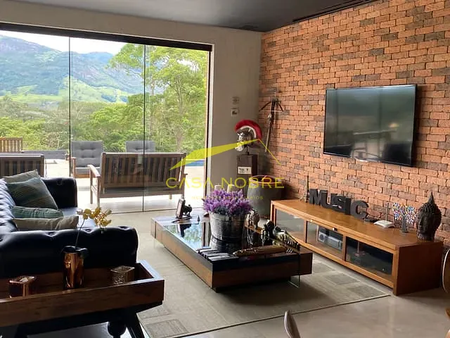 Casa com 1451m² 5 quartos e 1 banheiro, à venda, no bairro Pedra Azul em Aracê