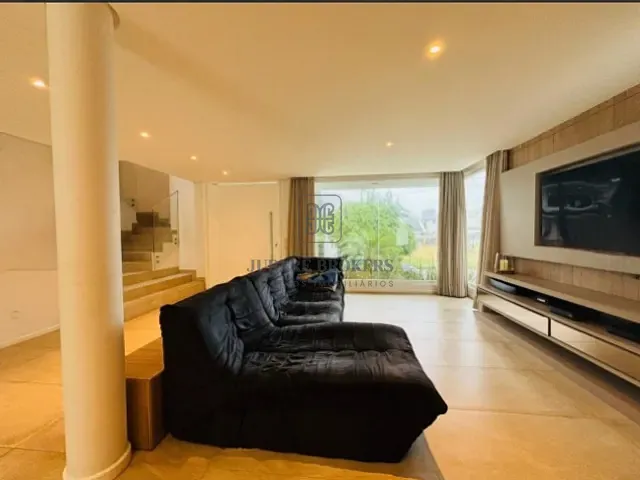 Casa com 450m² 3 quartos e 4 banheiros, à venda, no bairro Jurerê Internacional em Florianópolis
