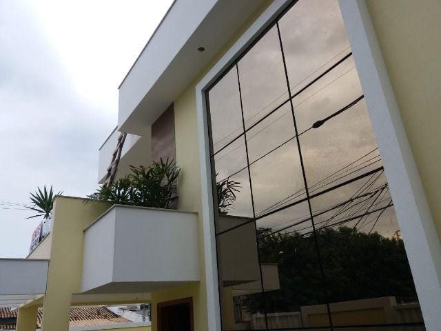 https://static.arboimoveis.com.br/CA0034_FLEXIM/casa-quartos-com-suites-piratininga1621348262621ycwxs.jpg