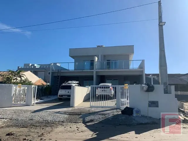 Casa 5 quartos e 3 banheiros, à venda, no bairro CAMBIJU em Itapoá
