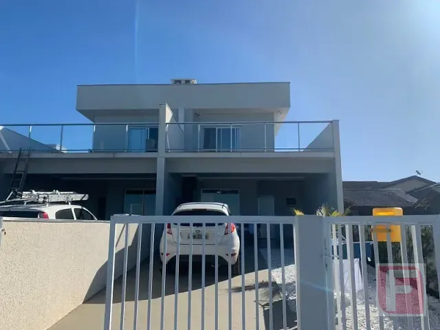 Casa 5 quartos e 3 banheiros, à venda, no bairro CAMBIJU em Itapoá
