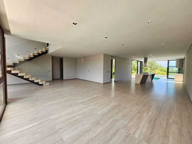 Casa com 458m² 3 quartos e 5 banheiros, à venda, no bairro Recanto dos Eucaliptos em São José dos Campos