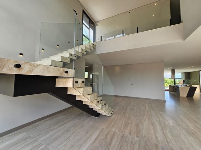 Casa com 458m² 3 quartos e 5 banheiros, à venda, no bairro Recanto dos Eucaliptos em São José dos Campos