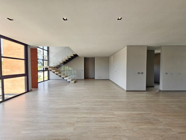 Casa com 458m² 3 quartos e 5 banheiros, à venda, no bairro Recanto dos Eucaliptos em São José dos Campos
