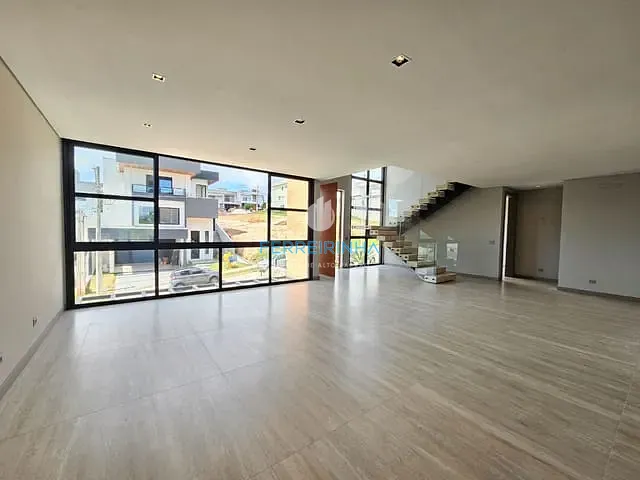 Casa com 458m² 3 quartos e 5 banheiros, à venda, no bairro Recanto dos Eucaliptos em São José dos Campos