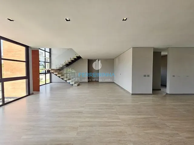 Casa com 458m² 3 quartos e 5 banheiros, à venda, no bairro Recanto dos Eucaliptos em São José dos Campos