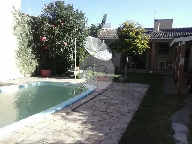 Casa 1 quarto e 2 banheiros, à venda, no bairro Laranjal em Pelotas