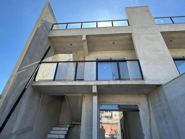 Casa com 170m² 3 quartos e 2 banheiros, à venda, no bairro Parque Xangri-Lá em Contagem