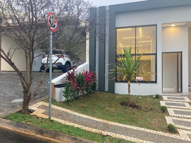 Casa com 308m² 3 quartos e 4 banheiros, à venda, no bairro Jardim São Marcos em Valinhos