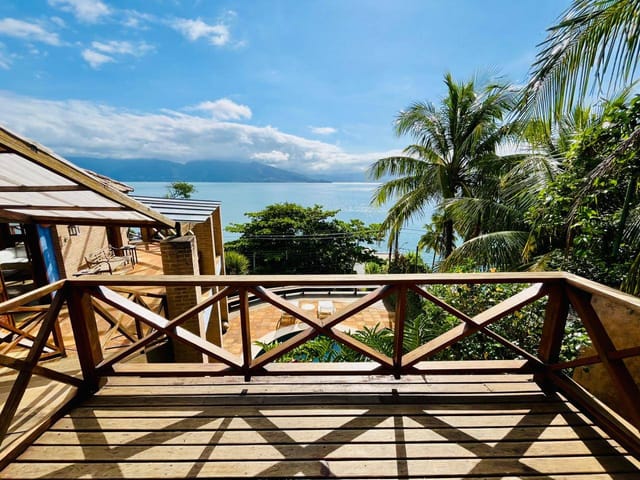Casa com 880m² 4 quartos e 6 banheiros, para alugar, no bairro Ponta das Canas em Ilhabela