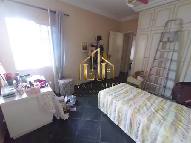 Casa com 500m² 3 quartos e 3 banheiros, à venda, no bairro SANTA ROSA em Cuiabá