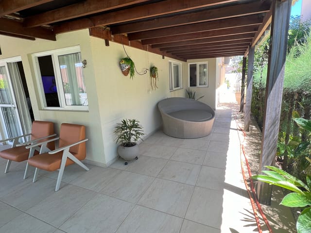 Casa 3 quartos e 6 banheiros, à venda, no bairro São José dos Náufragos em Aracaju