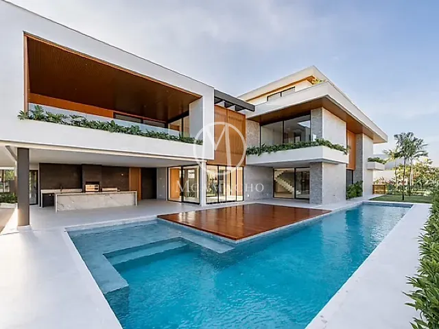 Casa com 995m² 5 quartos e 7 banheiros, à venda, no bairro Barra da Tijuca em Rio de Janeiro