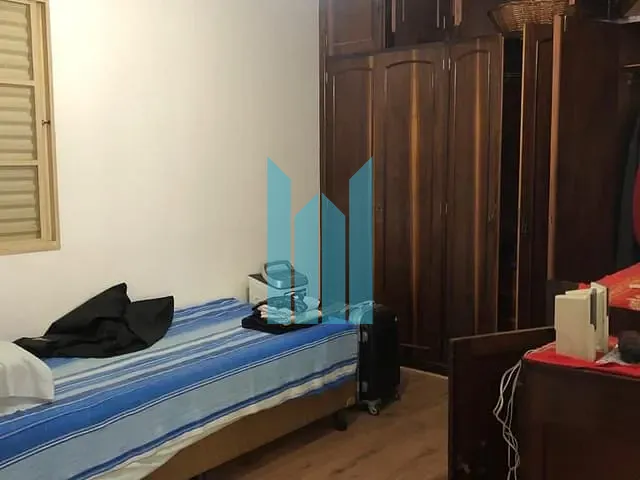 Casa com 300m² 4 quartos e 4 banheiros, à venda, no bairro São Benedito em Poços de Caldas