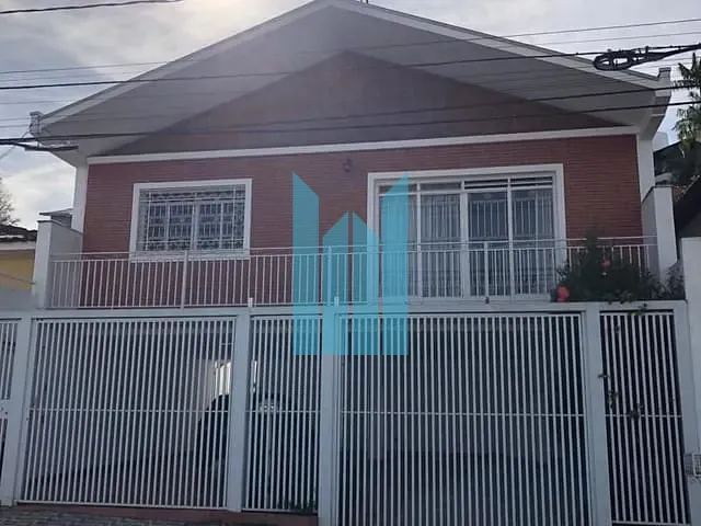 Casa com 300m² 4 quartos e 4 banheiros, à venda, no bairro São Benedito em Poços de Caldas