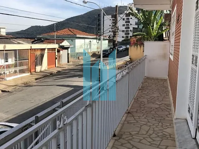 Casa com 300m² 4 quartos e 4 banheiros, à venda, no bairro São Benedito em Poços de Caldas