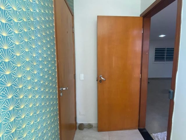 Casa com 100m² 3 quartos e 2 banheiros, para alugar, no bairro Parque Residencial Cambé em Cambé