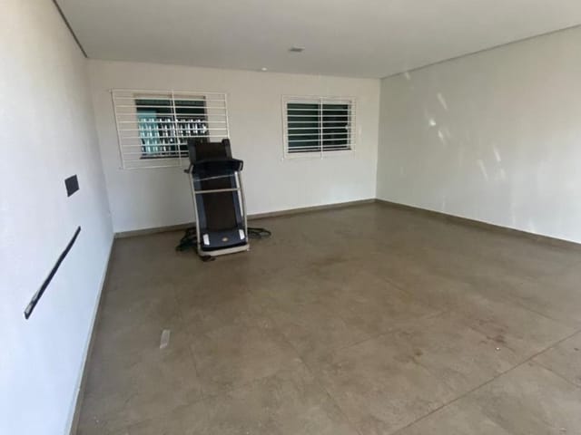 Casa com 100m² 3 quartos e 2 banheiros, para alugar, no bairro Parque Residencial Cambé em Cambé