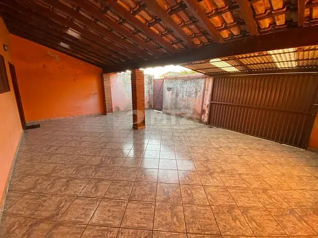Casa com 300m² 4 quartos e 3 banheiros, à venda, no bairro Vila Bela Vista em Botucatu