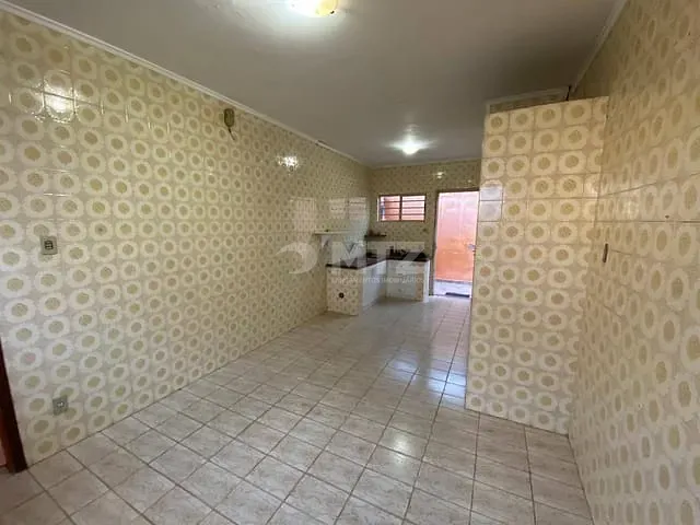 Casa com 300m² 4 quartos e 3 banheiros, à venda, no bairro Vila Bela Vista em Botucatu