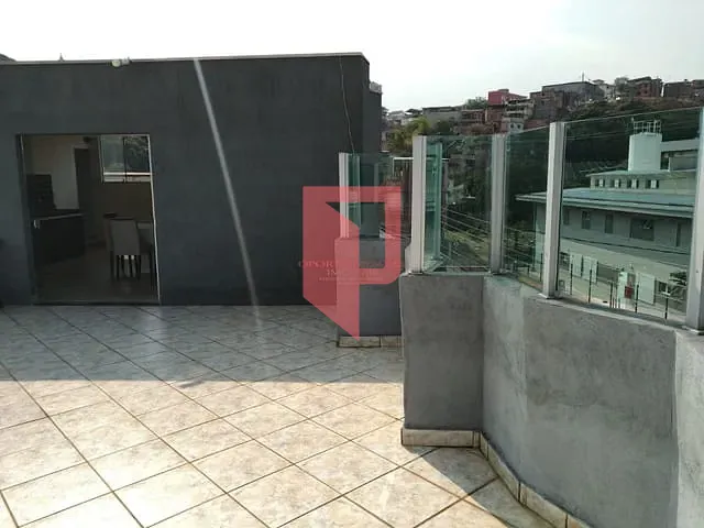 Casa 3 quartos e 3 banheiros, à venda, no bairro Carlos Prates em Belo Horizonte