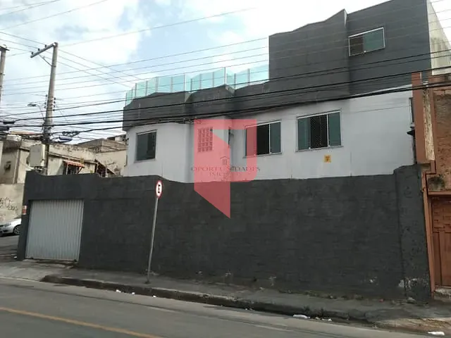 Casa 3 quartos e 3 banheiros, à venda, no bairro Carlos Prates em Belo Horizonte