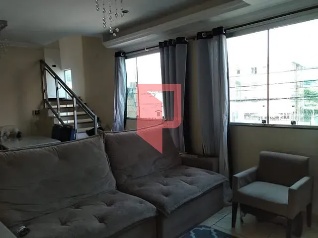 Casa 3 quartos e 3 banheiros, à venda, no bairro Carlos Prates em Belo Horizonte