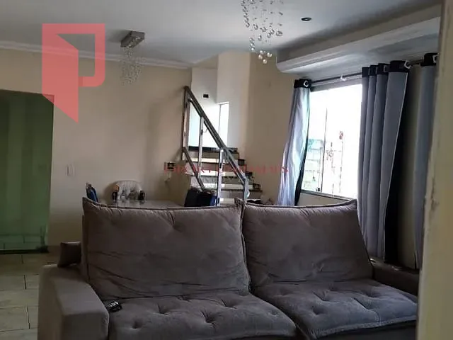 Casa 3 quartos e 3 banheiros, à venda, no bairro Carlos Prates em Belo Horizonte