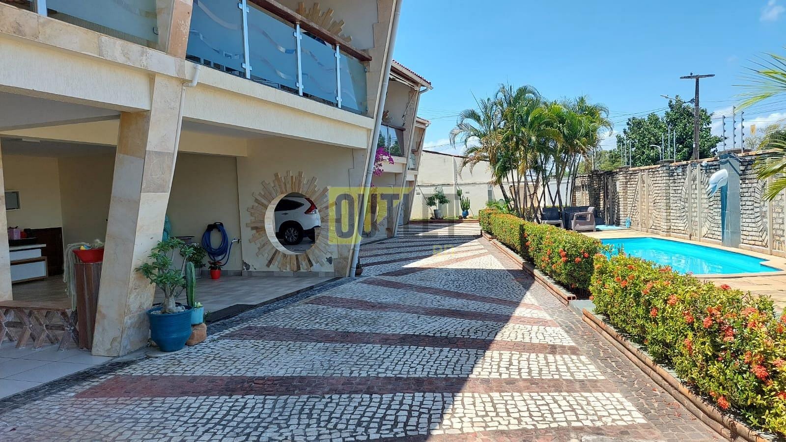 Casa à venda com 3 quartos, 250m² - Foto 2