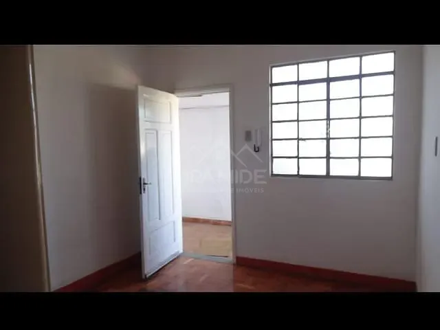 Casa com 80m² 3 quartos e 1 banheiro, para alugar, no bairro Centro em Poços de Caldas