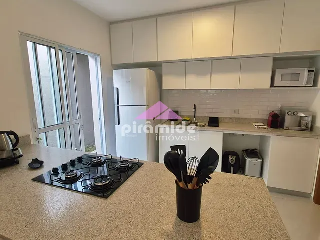 Casa com 250m² 4 quartos e 3 banheiros, à venda, no bairro Jardim das Indústrias em São José dos Campos