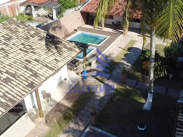 Casa 5 quartos e 3 banheiros, à venda, no bairro Olivença em Ilhéus