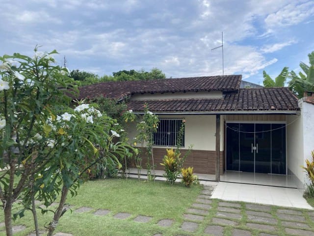 Casa 2 quartos e 2 banheiros, à venda, no bairro Extensão do Bosque em Rio das Ostras